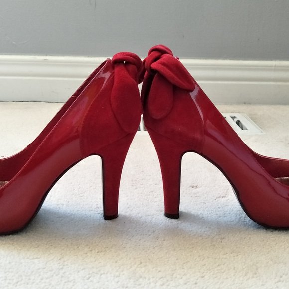 Red peep toe pumps - Picture 5 of 5